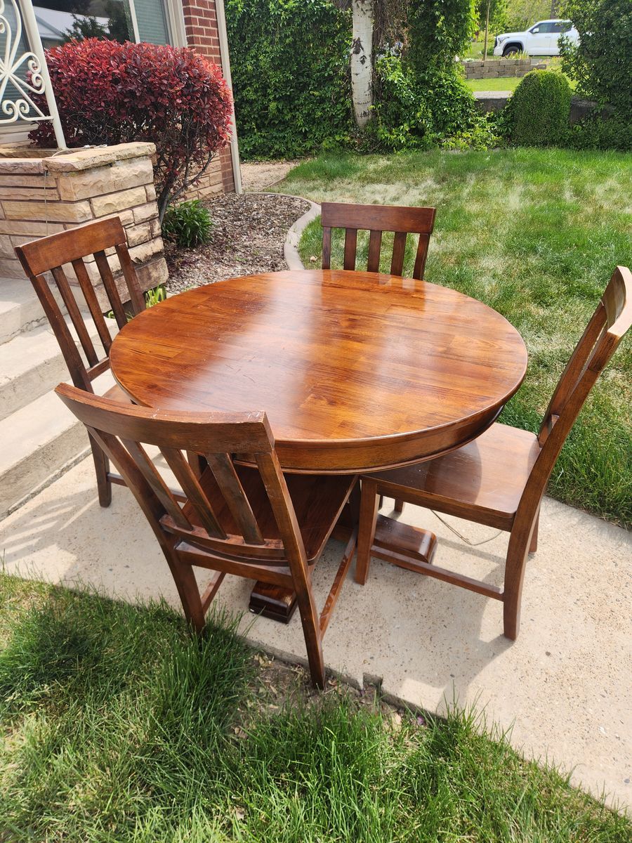 Dining Room Table and chairs
