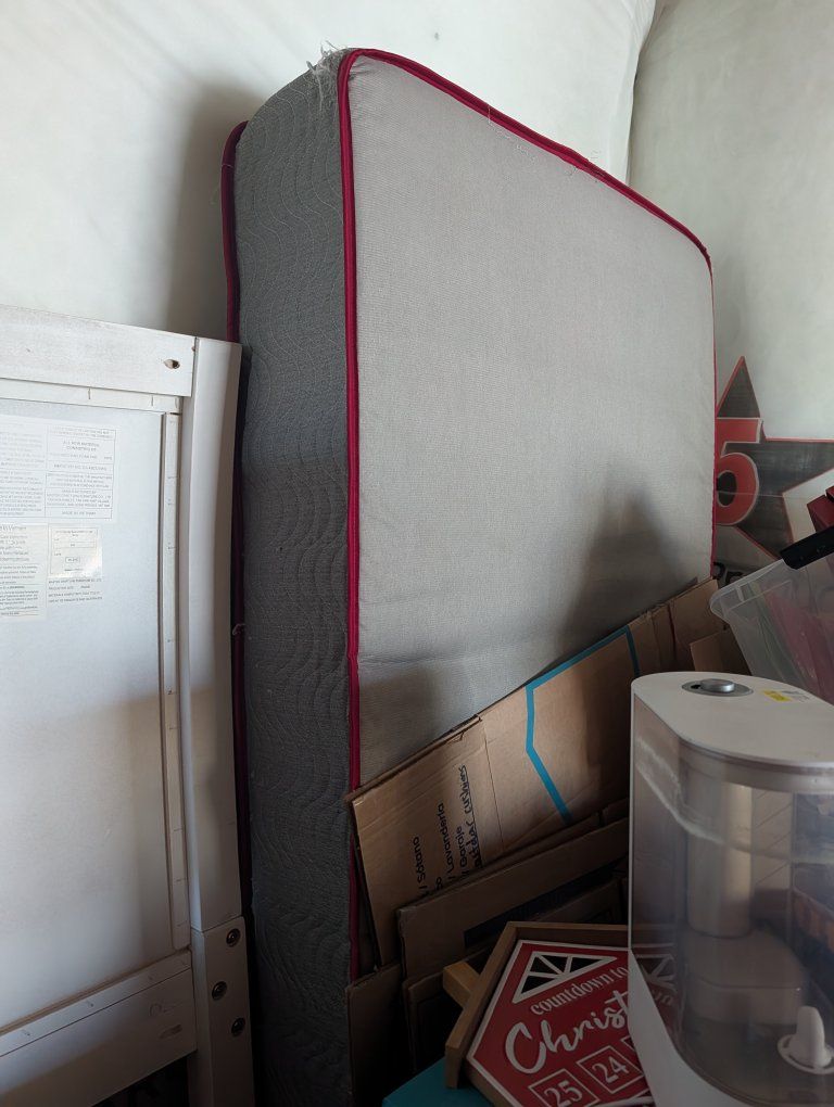 Twin size box spring