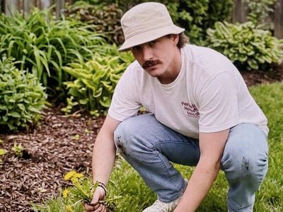 Your Planting,Gardening,Weed Pulling, Lawn mowin, I'll do anything really!
