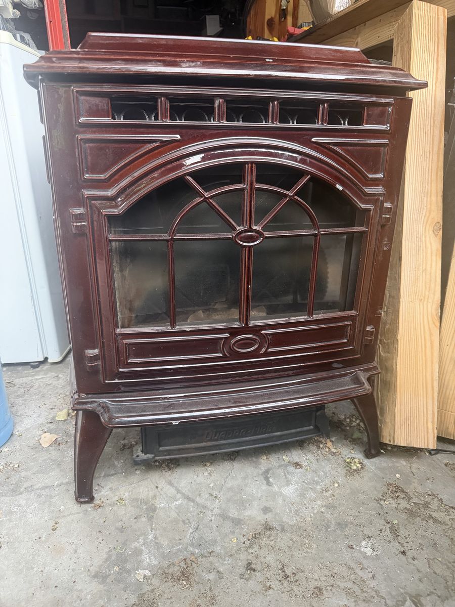 Quadrafire Castile pellet stove