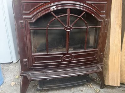 Quadrafire Castile pellet stove