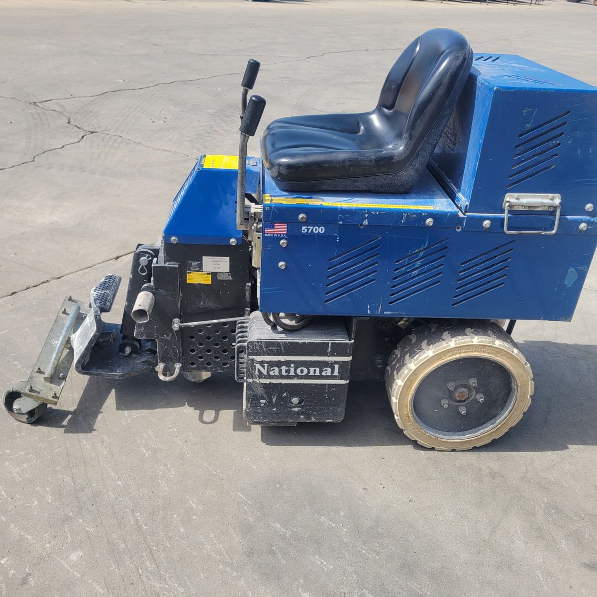 National Flooring Equipment 5700 Ride-On Floor Scraper Machine