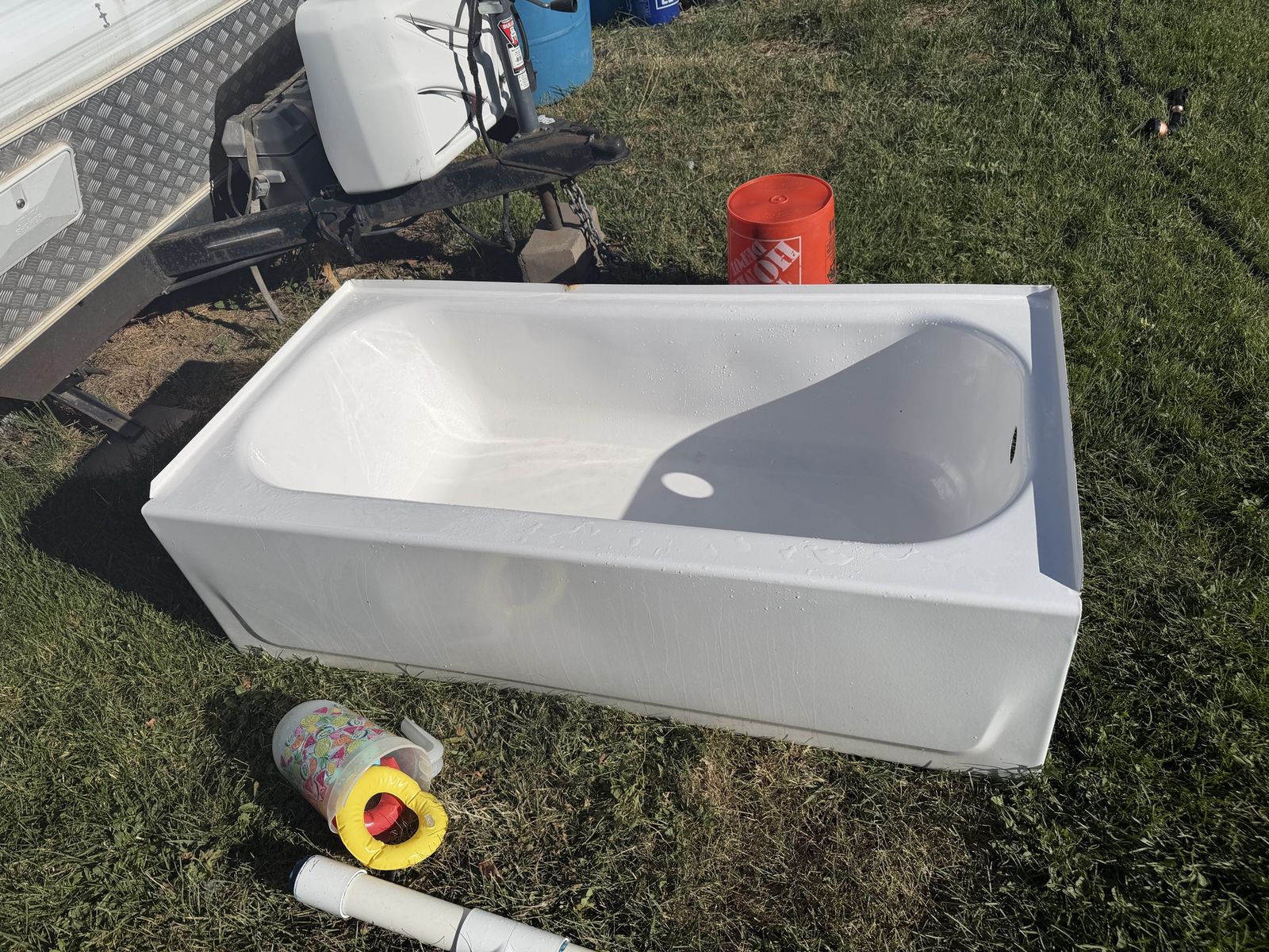 60” x 30” right handed drain bath tub