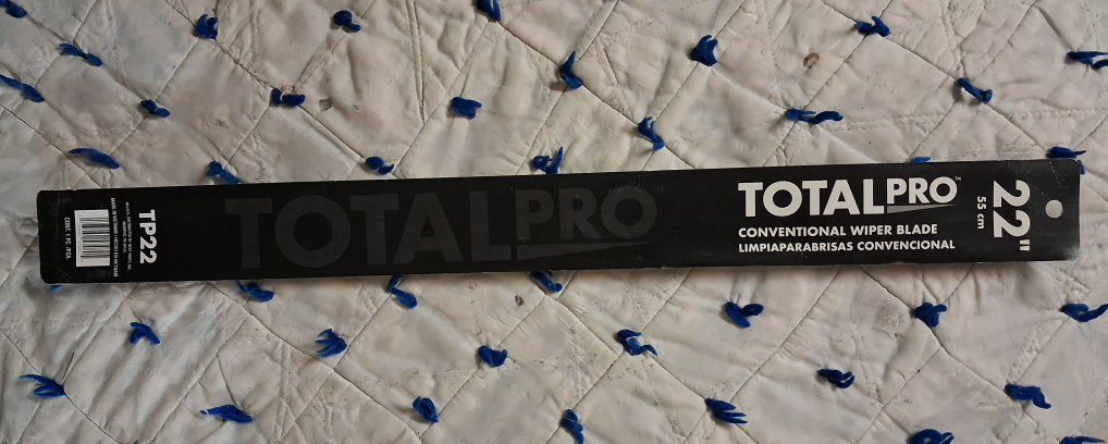 Total Pro 22 Inch Conventional Wiper Blade TP22 New