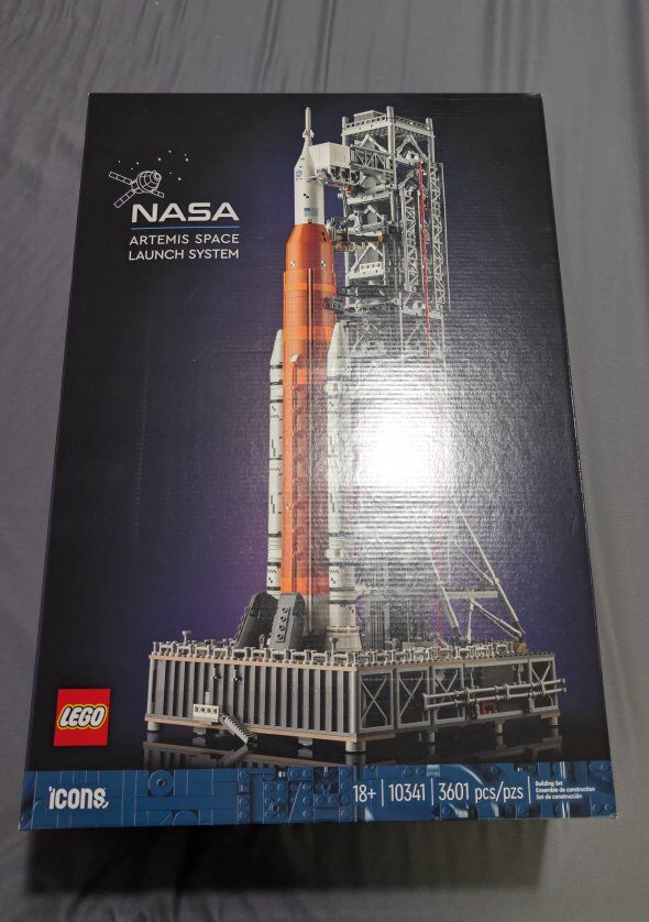 LEGO - NEW IN BOX Artemis ICONS 10341