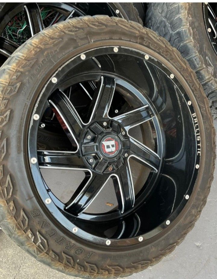 $1600 wheels and tires 33/12.50 R22