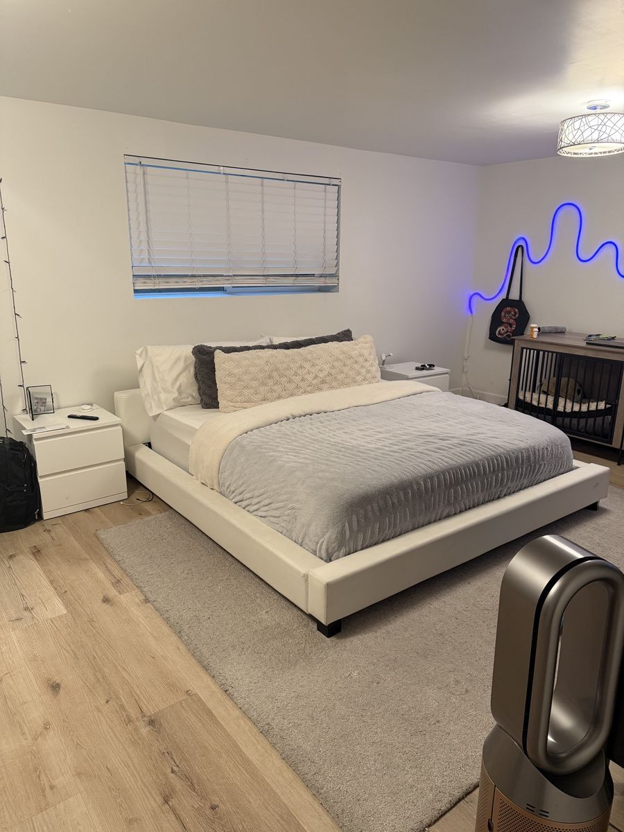 Modern White Upholstered Platform king Bed Frame