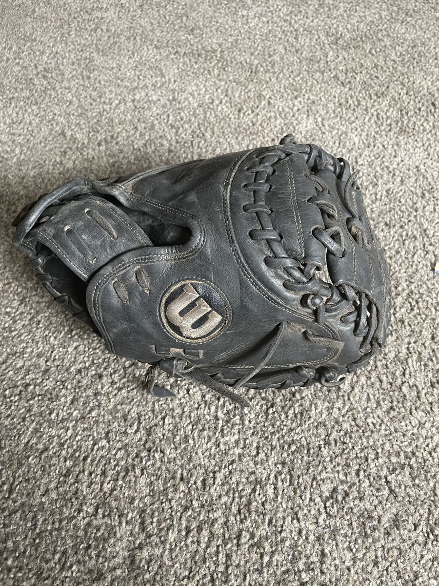 Wilson A1K Series A1KRB16CM 33" Black Catcher's Mitt Baseball Softball Glove