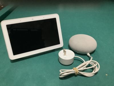 Google Nest Hub 7" Smart Display & Google Home Mini Smart Speaker Chalk White