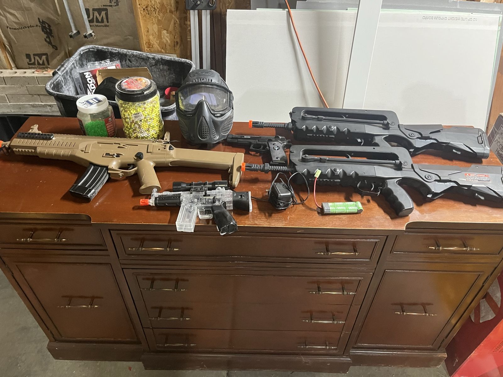 Airsoft Gun Lot: Famas, Tan Assault Rifle, Pistol, Clear SMG, Mask, BBs & Charger