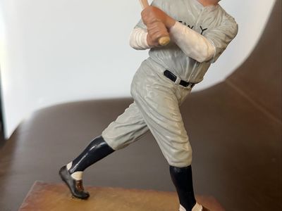 Babe Ruth Salvino's Prestige Series Cold-Cast Porcelain Figurine #3401/10,000