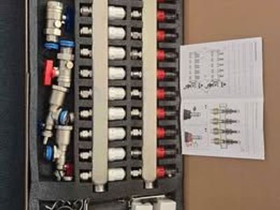 Radiant heating manifold for PEX tubing