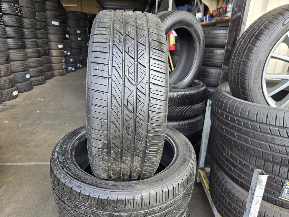 SET 245/45ZR19 ROAD HUGGER GTZ