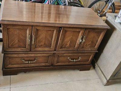 Vintage Lane Cedar Chest with Bottom Drawer