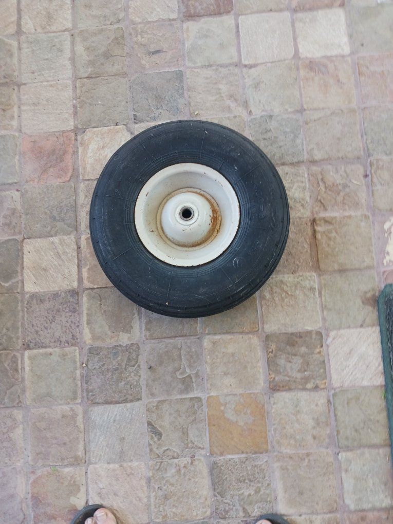 Main image 3