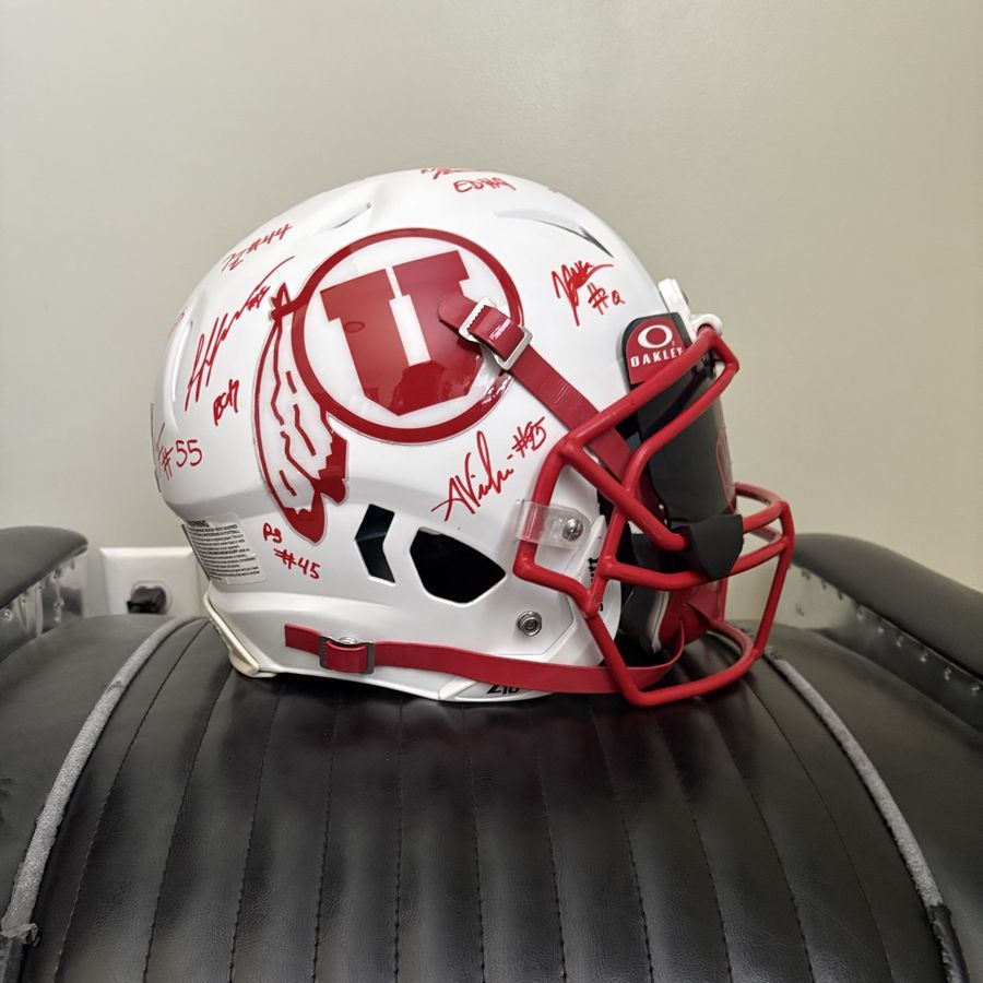 Utah Utes team signed full size authentic Schutt Vengeance football helmet large.