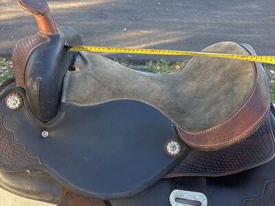 16 Inch Synthetic Saddle