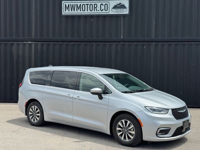 2023 Chrysler Pacifica Plug-In Hybrid Touring L