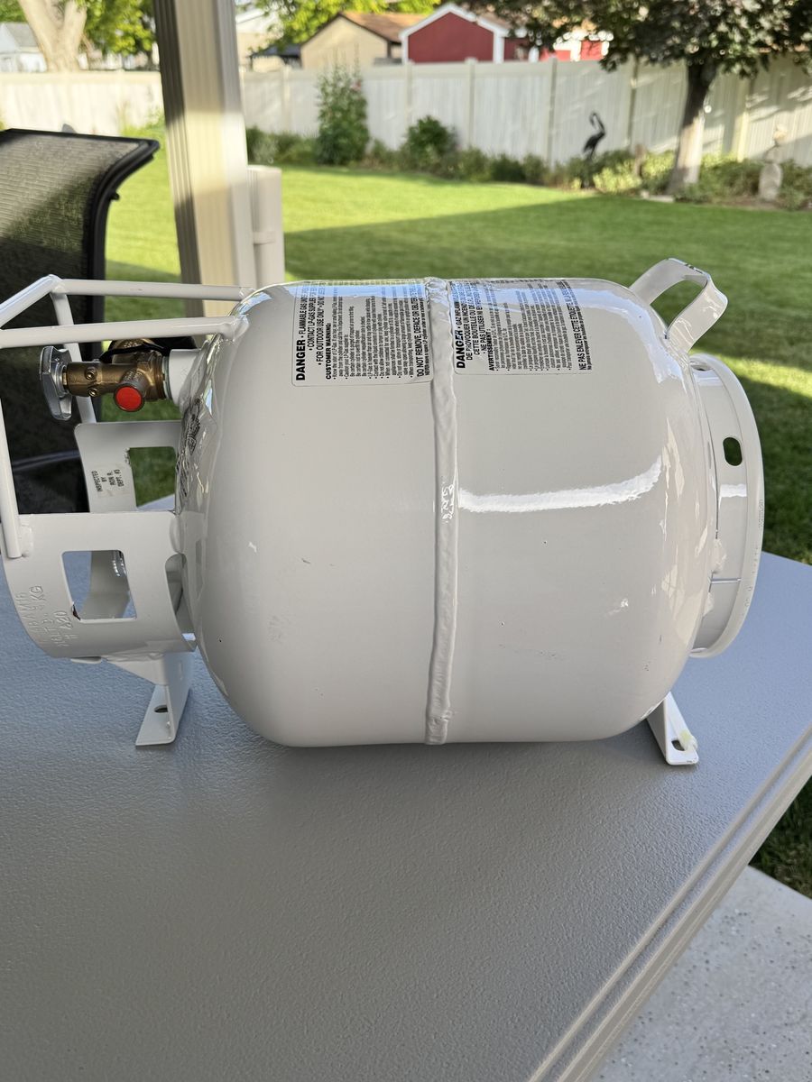 Manchester 20lb Horizontal Propane Tank Cylinder