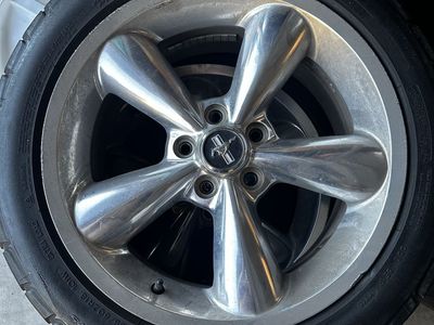 2007 Ford Mustang GT wheels 18” and 3 decent tires