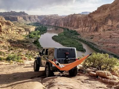 Adventure Hitch Hammock Mount