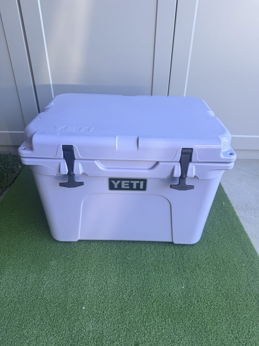 YETI Tundra 35 Cooler Ice Blue Rare Retired Color