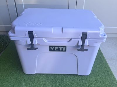 YETI Tundra 35 Cooler Ice Blue Rare Retired Color