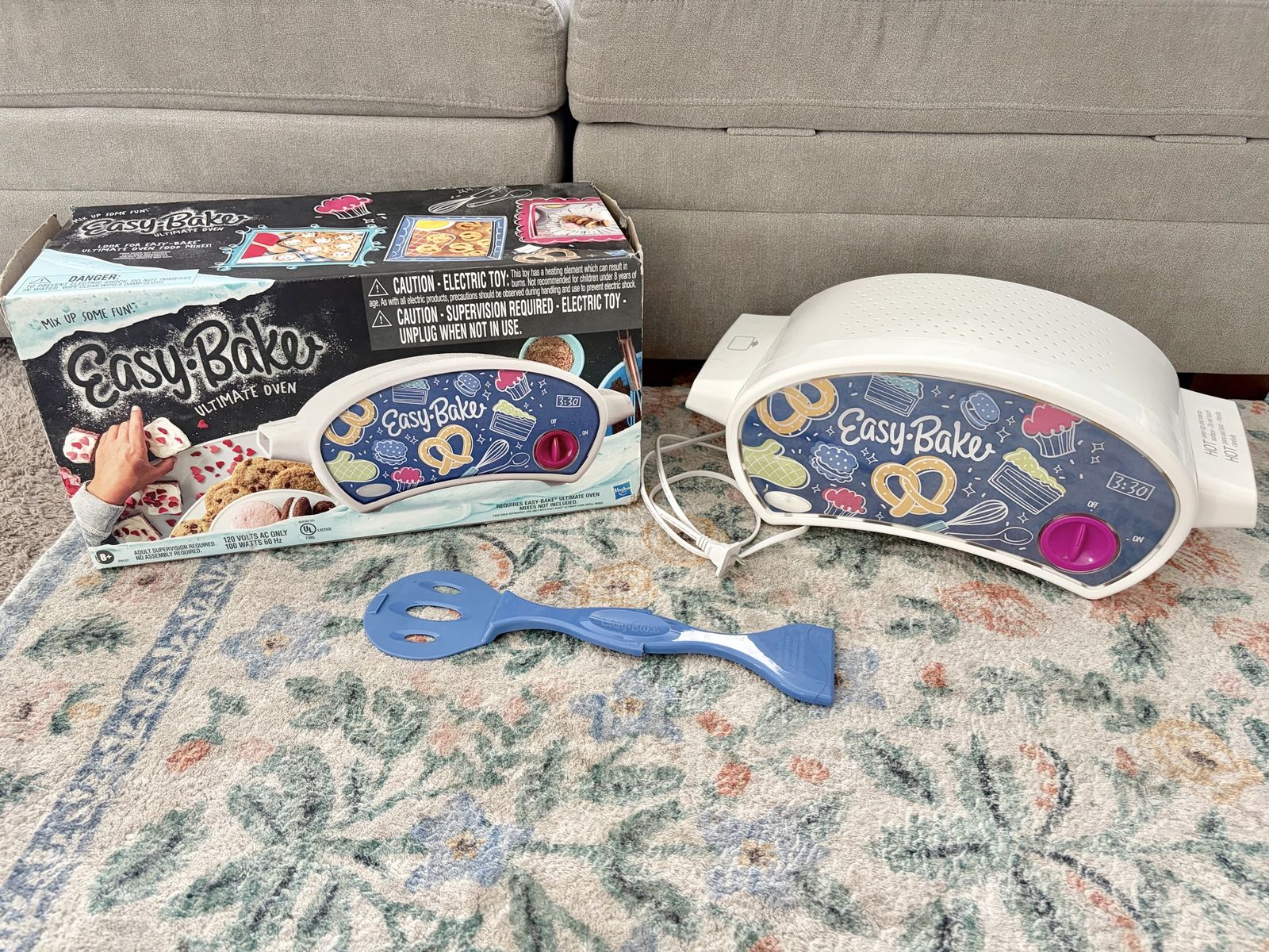 Easy Bake Ultimate Oven by Hasbro - Kids' Toy Baking Set