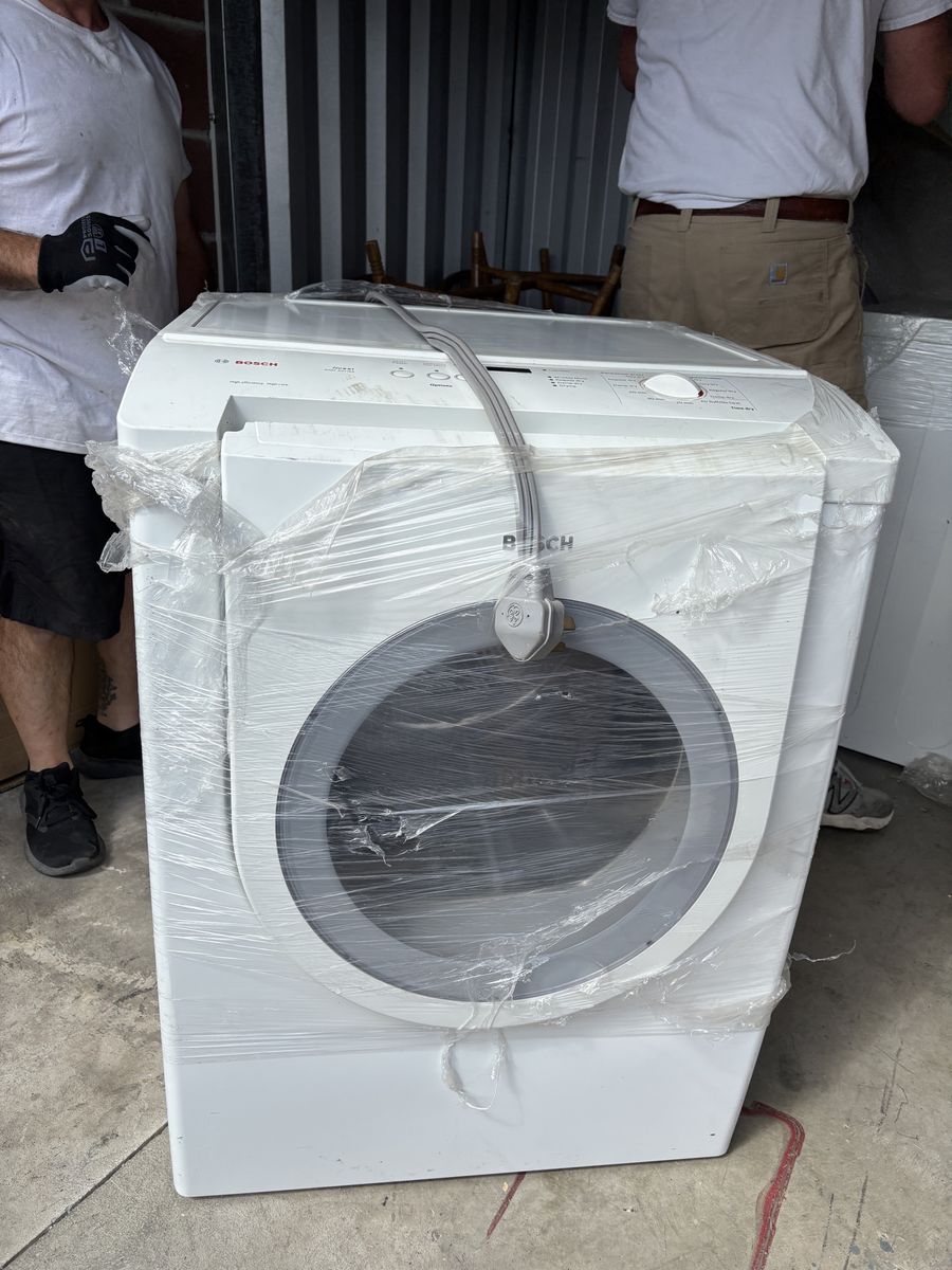 Bosch Axxis Dryer - White Front Load, Compact Design - Excellent Condition