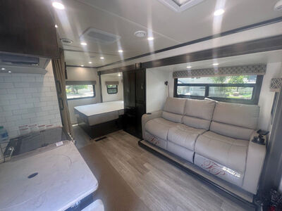 2023 Dynamax Isata 3 24 FW