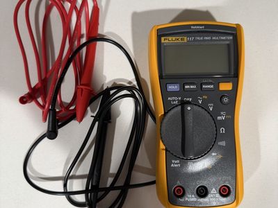 Fluke 117 Digital Multimeter