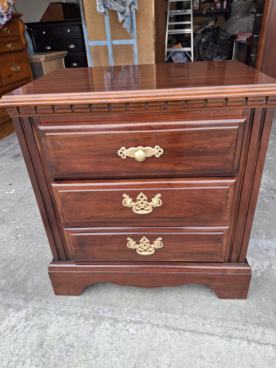 all wood night stand/rosa