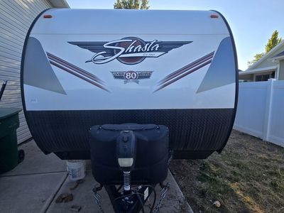 2022 Shasta 26DB Travel Trailer — Only Used Twice