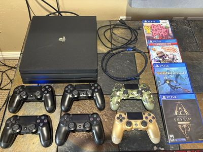 PS4 Pro (1 TB)