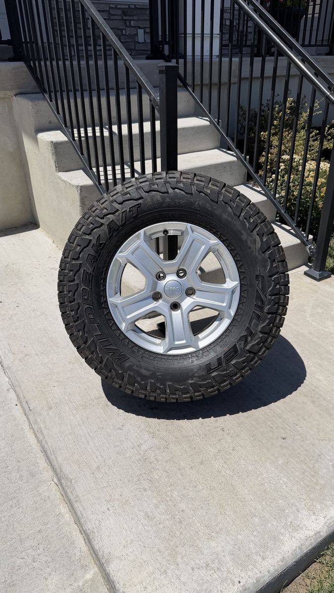 Jeep Wrangler Rims and Tires 285/70R17 Falken Wildpeak AT3w