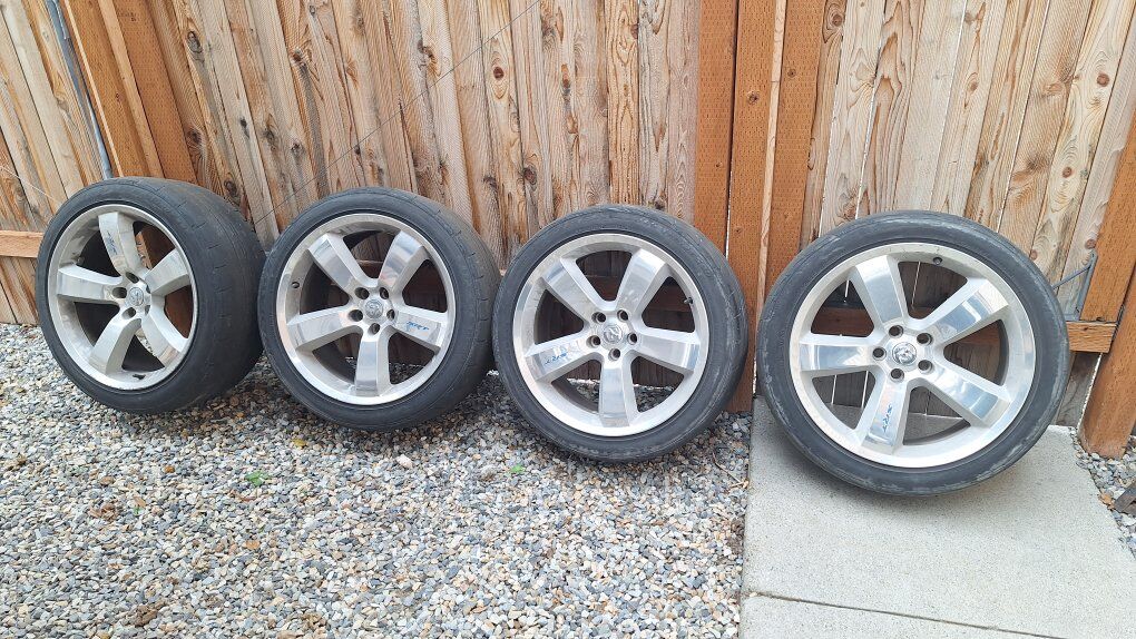 Dodge Chrysler SRT wheels