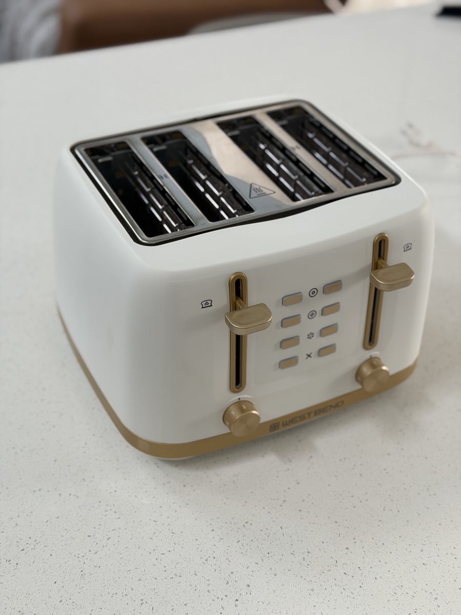 4-slice toaster