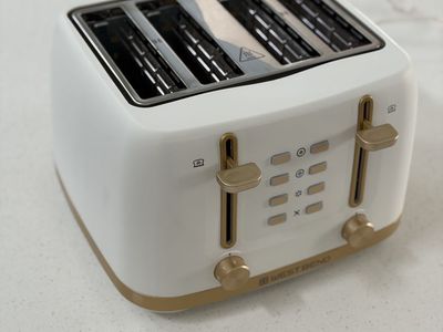 4-slice toaster
