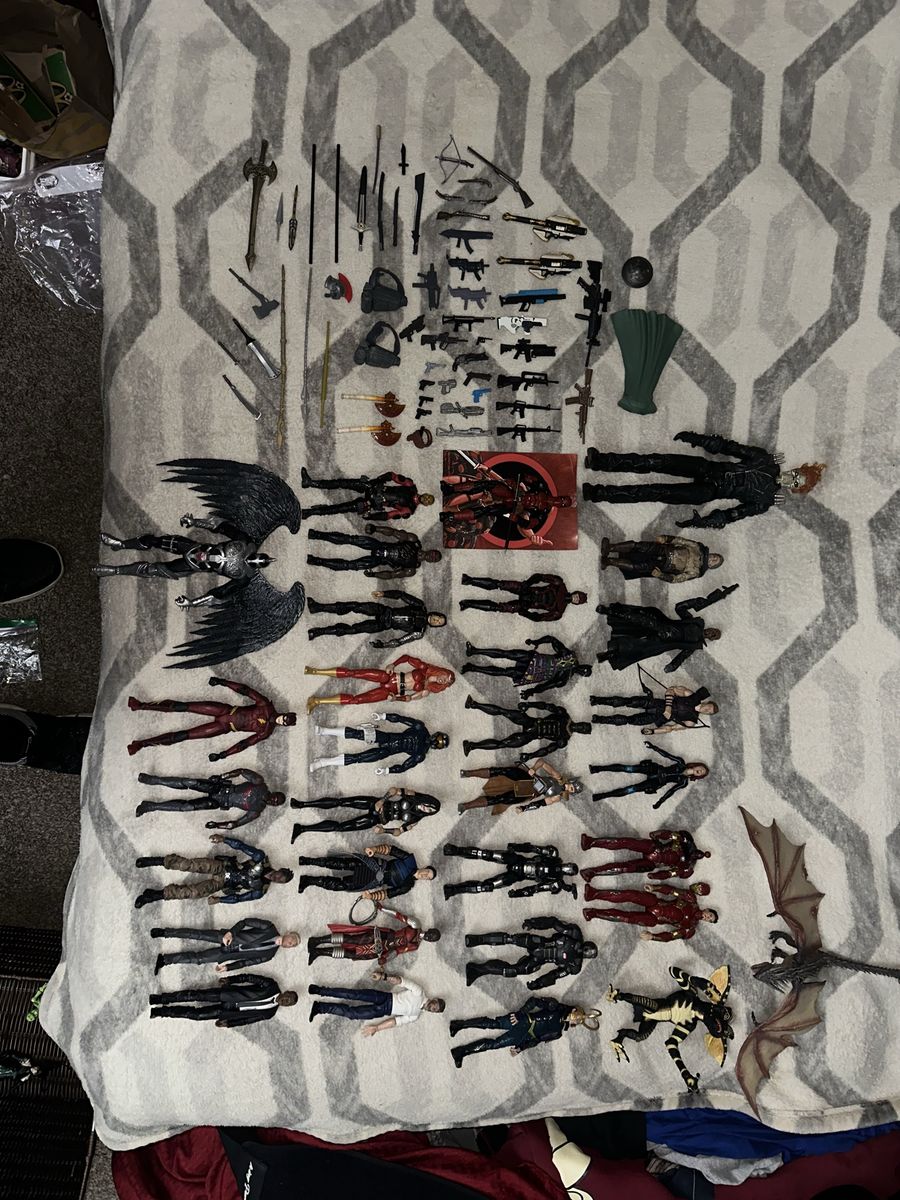 Large Lot of Marvel Legends Action Figures - 32 Figures, Weapons, & Accessories