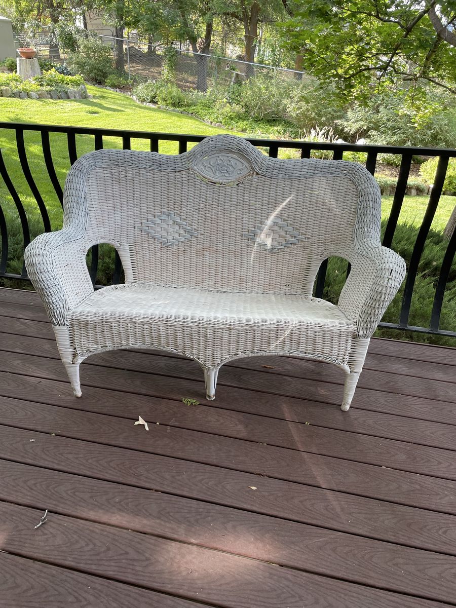 Vintage White Wicker Settee Loveseat - Outdoor Patio Furniture with Ornate Back Detail