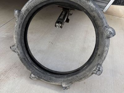 8 Paddle Tire