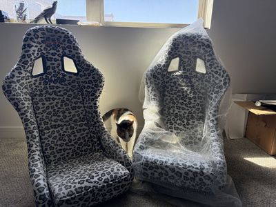 Bucket seats