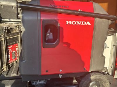Sweet Honda eu3000is generator/inverter