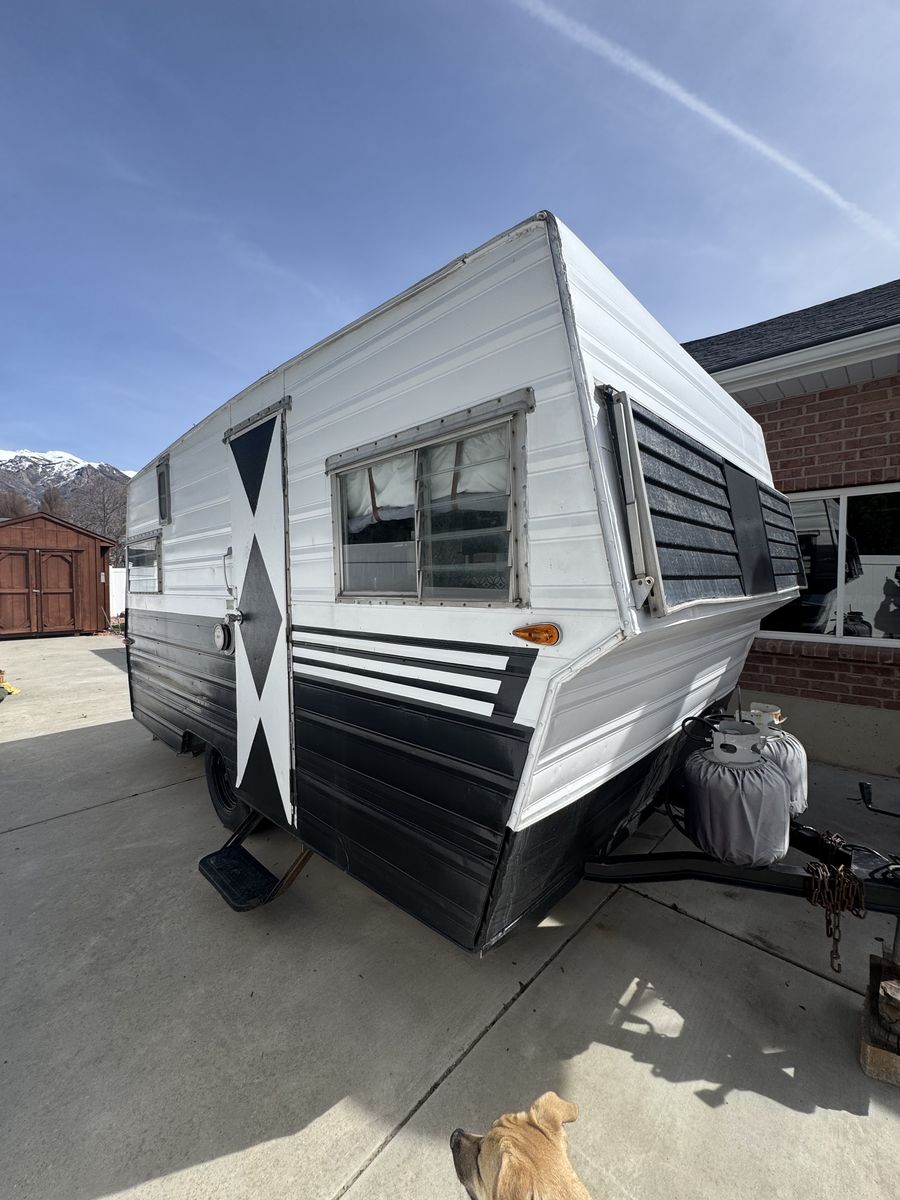 '67 Arisocrat Land Commander W/ Solar Kit