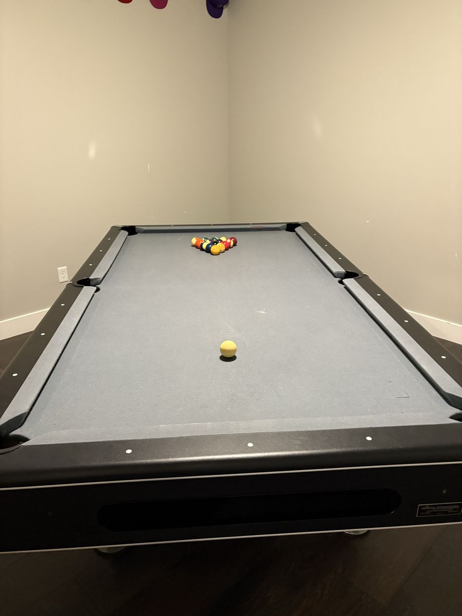 8’ pool table