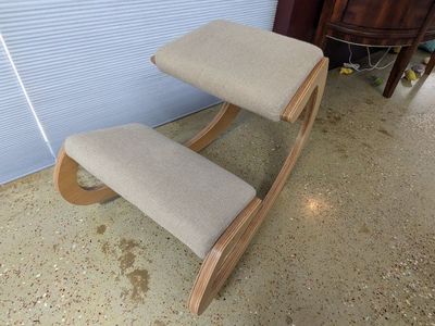 Ergonomic Kneeling Chair / Padded / Rocker