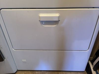 Whirlpool White Gas Dryer - Great Condition, Reliable Laundry Appliance