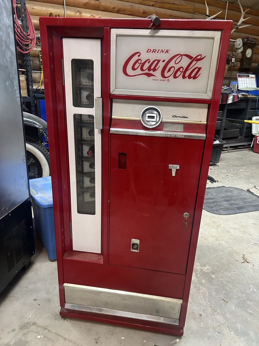 Vintage Coca-Cola Cavalier Vending Machine - Classic Red Drink Dispenser