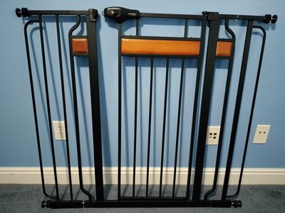 Regalo Home Accents 36" Extra Tall Child/Pet Gate