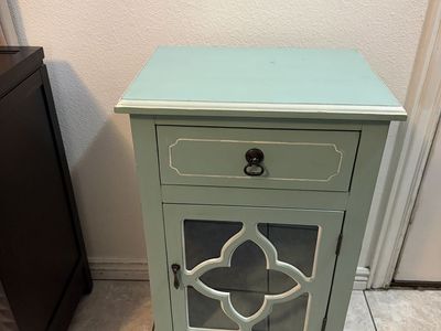 Cabinet/Nightstand/Side table
